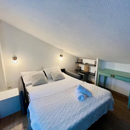 Comme A La Maison Avec Terrasse * Бургуэн